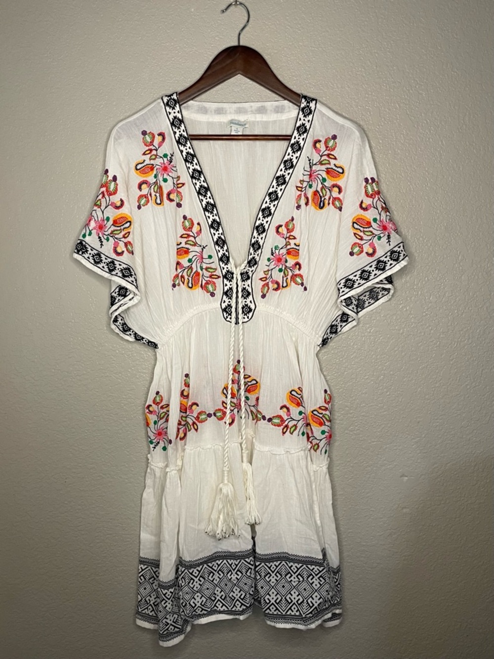 Sundance Medium Sailing Scene Cover Up Boho Hippie Floral Embroidered White